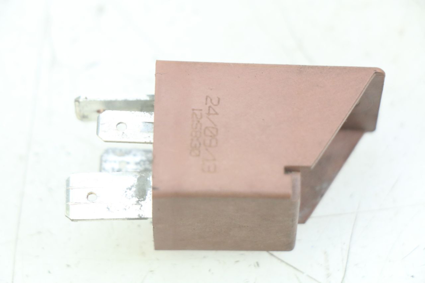 photo de RELE ARRANQUE PIAGGIO VESPA PRIMAVERA 2T 50 (2013 - 2018) - Otra perspectiva