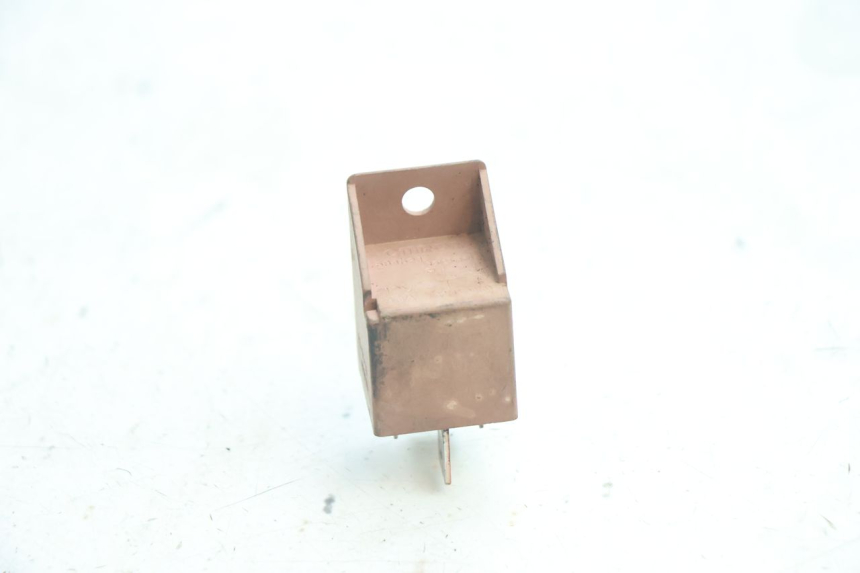 photo de RELE ARRANQUE PIAGGIO X9 EVOLUTION 125 (2003 - 2007) - Primer plano técnico