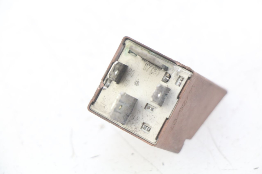 photo de RELE ARRANQUE PIAGGIO XEVO - X EVO 125 (2007 - 2017) - Zoom estado de uso