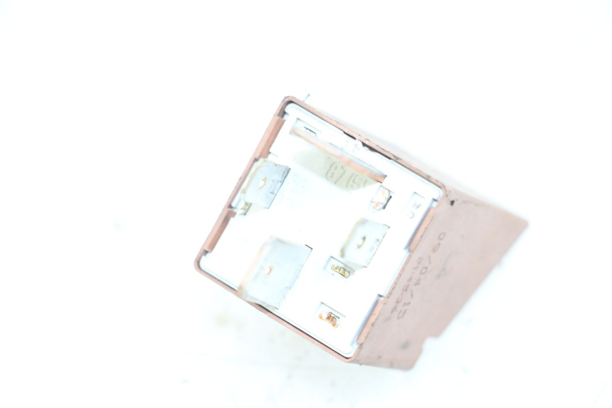 photo de RELE ARRANQUE PIAGGIO XEVO - X EVO 125 (2007 - 2017) - Otra perspectiva