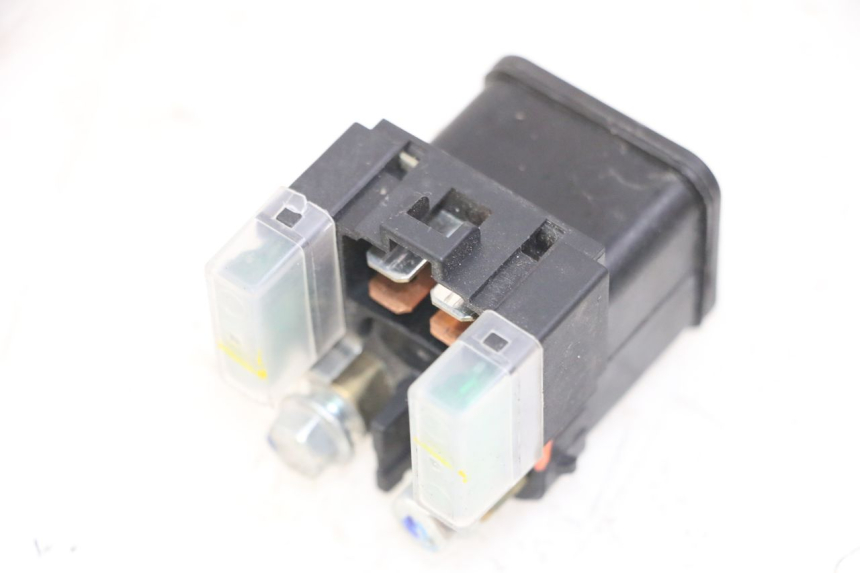 photo de RELE ARRANQUE YAMAHA XJ6 ABS 600 (2008 - 2016) - Primer plano técnico