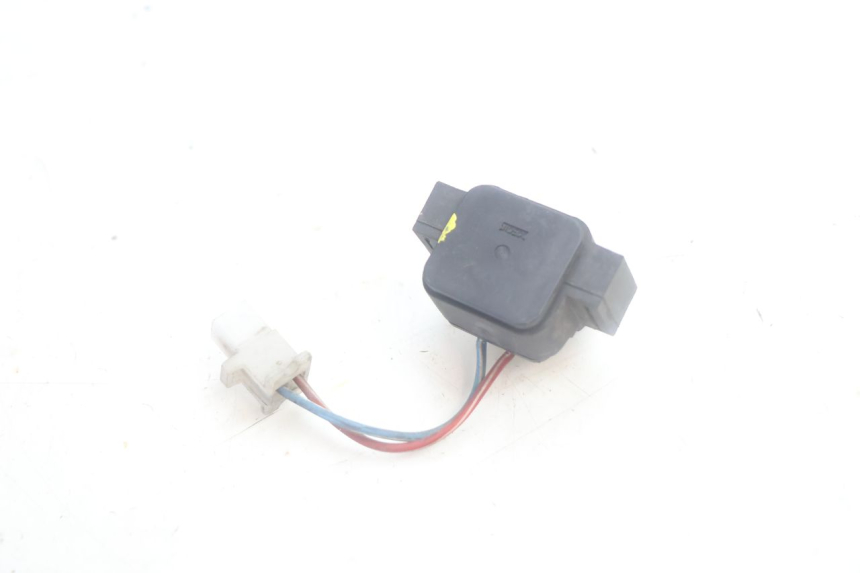 photo de RELE ARRANQUE YAMAHA YP MAJESTY 125 (2002 - 2006) - Otra perspectiva