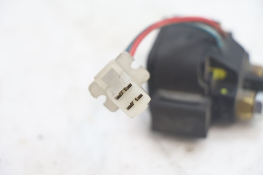 photo de RELE ARRANQUE YAMAHA YP MAJESTY 125 (2002 - 2006) - Primer plano técnico