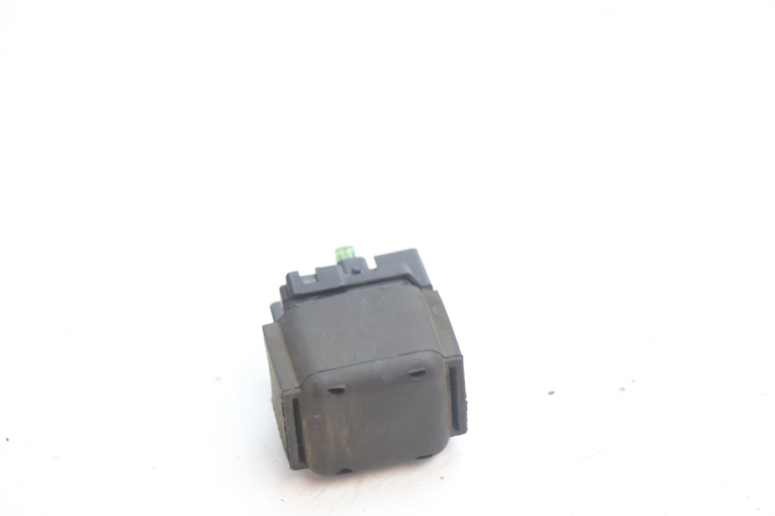 photo de RELE ARRANQUE KAWASAKI ZX-6R ZX6R 600 (1995 - 1997) - Primer plano técnico