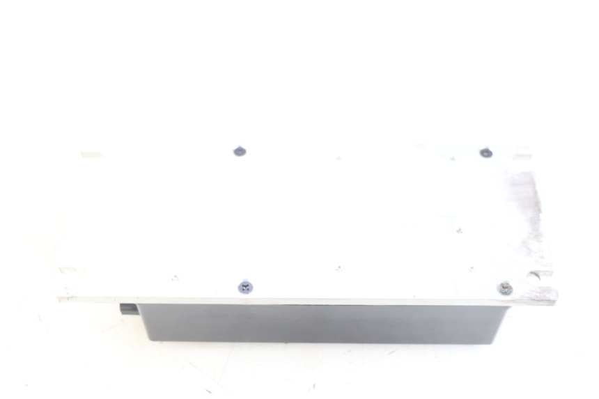 photo de RELÉ ELÉCTRICO ECCITY ARTELEC 670 1 (2013 - 2017) - Zoom estado de uso