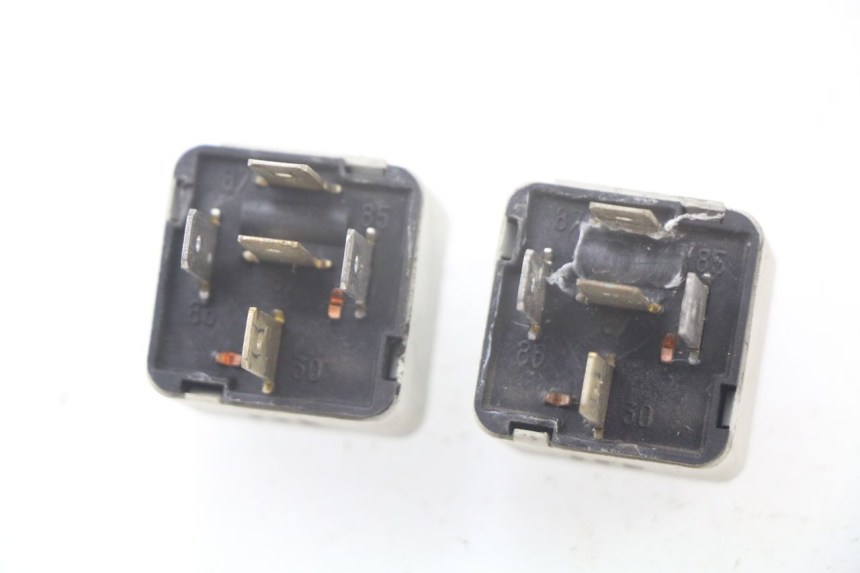 photo de RELE PIAGGIO BEVERLY 125 (1998 - 2005) - Detalle de la pieza