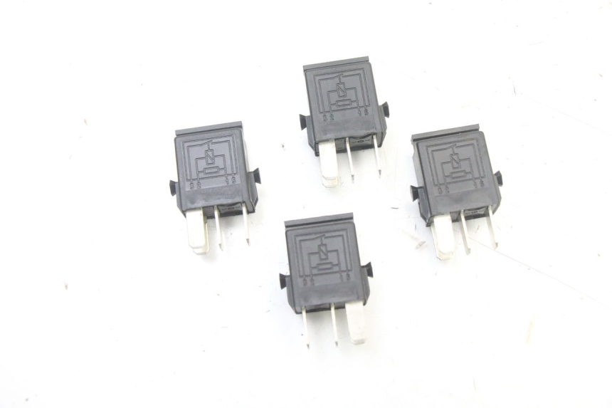 photo de RELÉ ELÉCTRICO BMW C1 125 (2000 - 2003) - Otra perspectiva