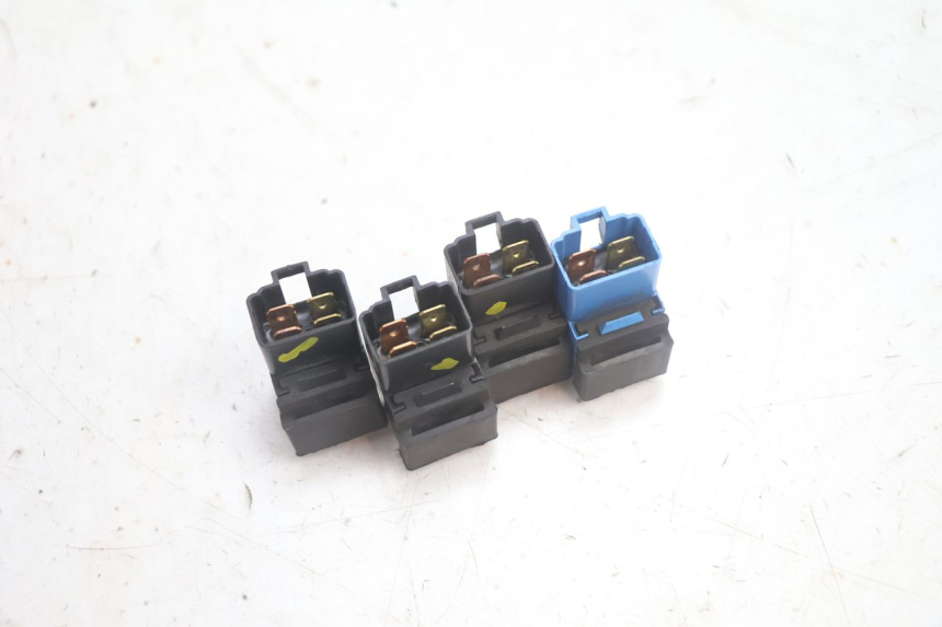 photo de RELE SUZUKI BURGMAN EXECUTIVE ABS 650 (2006 - 2012) - Primer plano técnico