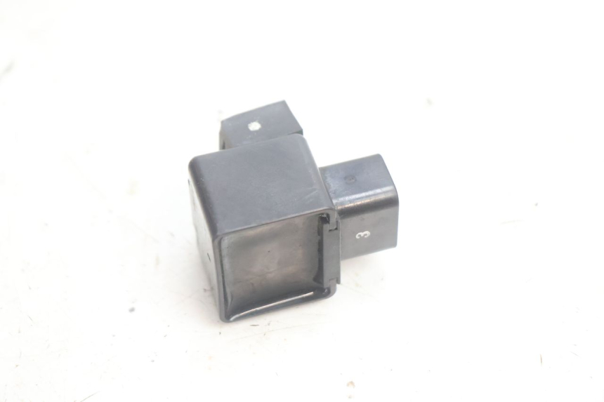 photo de RELE SUZUKI BURGMAN EXECUTIVE ABS 650 (2006 - 2012) - Primer plano técnico