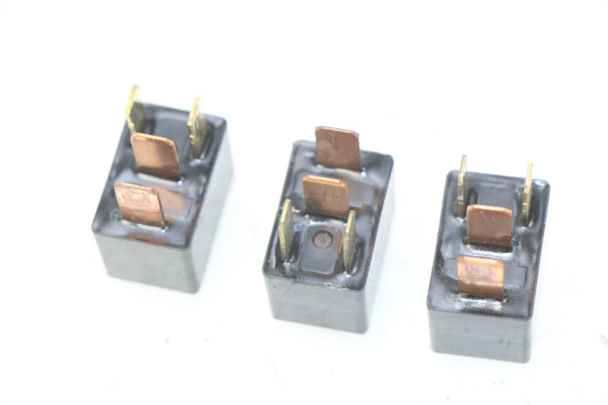 photo de RELE HONDA CBRF CBR-F PC41 600 (2011 - 2013) - Zoom estado de uso