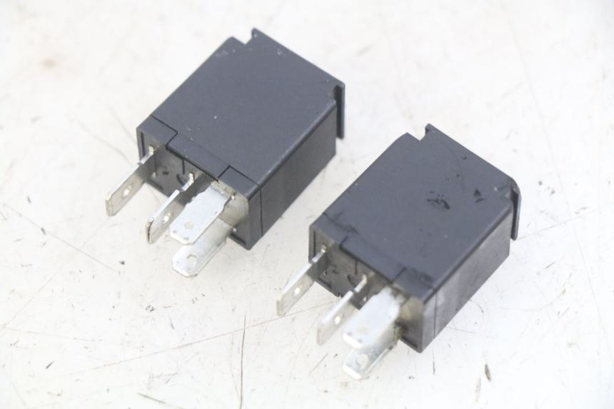 photo de RELÉ ELÉCTRICO PEUGEOT CITYSTAR AIR 125 (2014 - 2017) - Zoom estado de uso