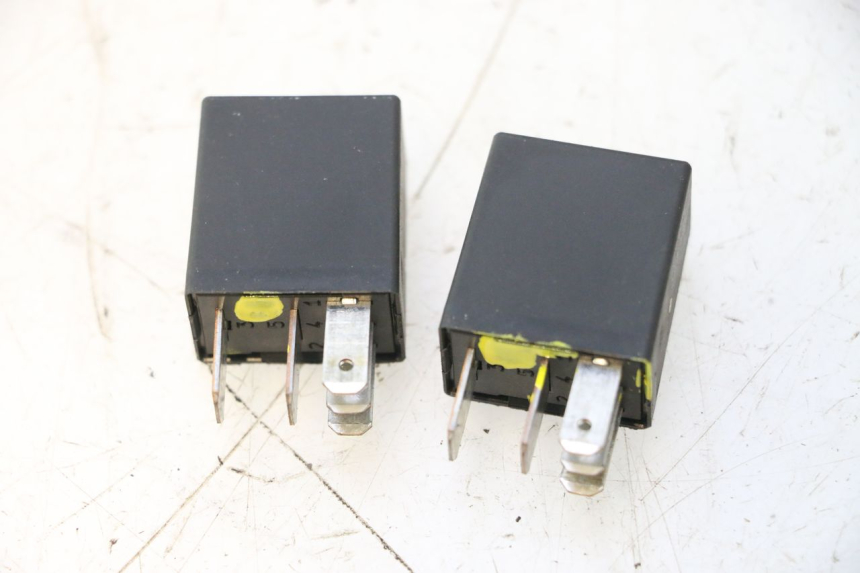photo de RELÉ ELÉCTRICO PEUGEOT CITYSTAR 125 (2011 - 2017) - Detalle de la pieza
