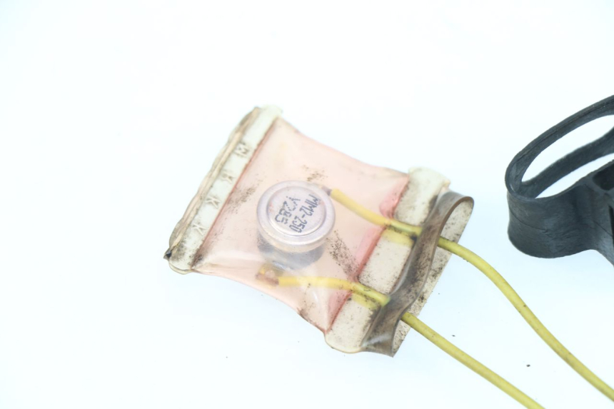 photo de RELE YAMAHA CYGNUS 125 (1995 - 2003) - Detalle de la pieza