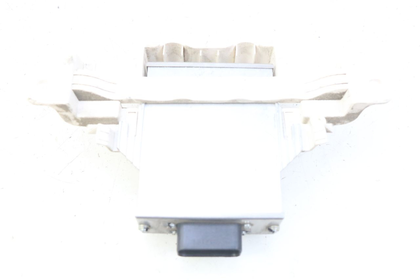 photo de RELÉ ELÉCTRICO PEUGEOT E-VIVACITY 1 (2012 - 2018) - Detalles de los puntos de fijación