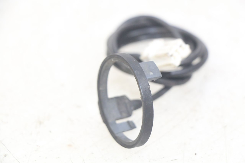 photo de RELÉ ELÉCTRICO PEUGEOT ELYSEO 125 (1999 - 2004) - Primer plano técnico