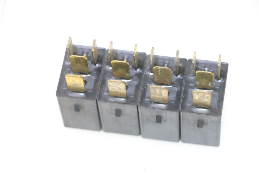 photo de RELÉ ELÉCTRICO HONDA FES PANTHEON 125 (2003 - 2007) - Detalle de la pieza