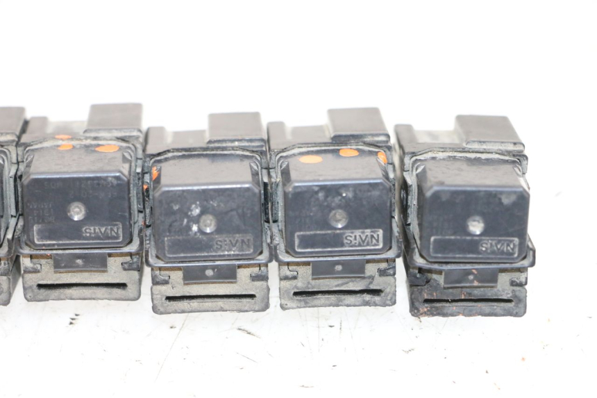 photo de RELÉ ELÉCTRICO YAMAHA FJR ABS 1300 (2006 - 2012) - Primer plano técnico