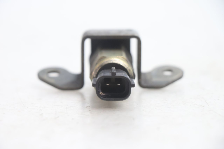 photo de RELE YAMAHA FJR 1300 (2001 - 2005) - Primer plano técnico
