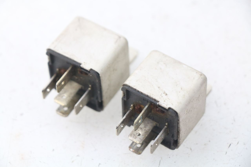 photo de RELE PIAGGIO FLY IE 125 (2012 - 2017) - Zoom estado de uso