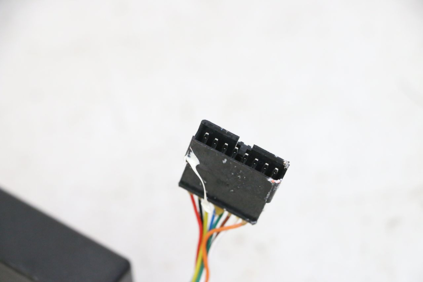 photo de RELE KUKIRIN G2 MASTER 1 - Detalles de los puntos de fijación