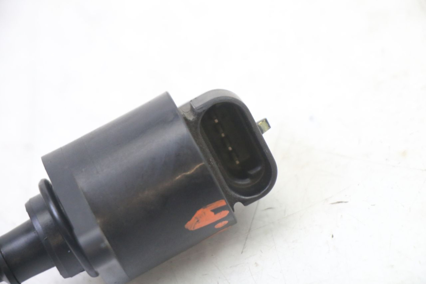 photo de RELE BMW G310 R 310 (2016 - 2020) - Primer plano técnico