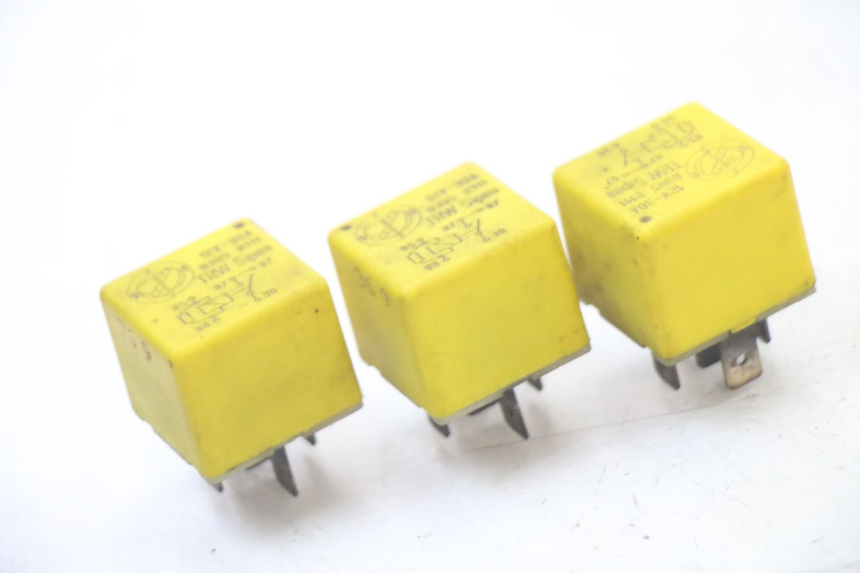 photo de RELE GILERA NEXUS 300 (2008 - 2013) - Detalle de la pieza