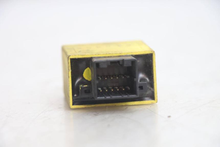 photo de RELÉ ELÉCTRICO GILERA GP 800 (2007 - 2013) - Primer plano técnico