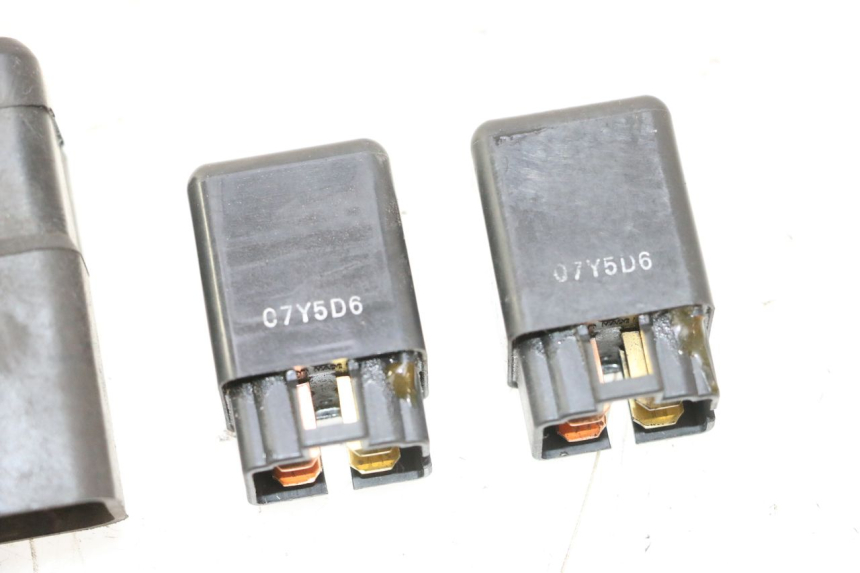 photo de RELE SUZUKI GSR 600 (2005 - 2012) - Primer plano técnico