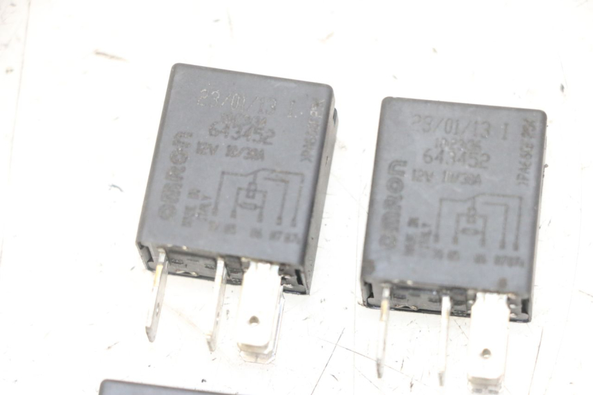 photo de RELE PIAGGIO IE MP3 YOURBAN 300 (2011 - 2016) - Otra perspectiva