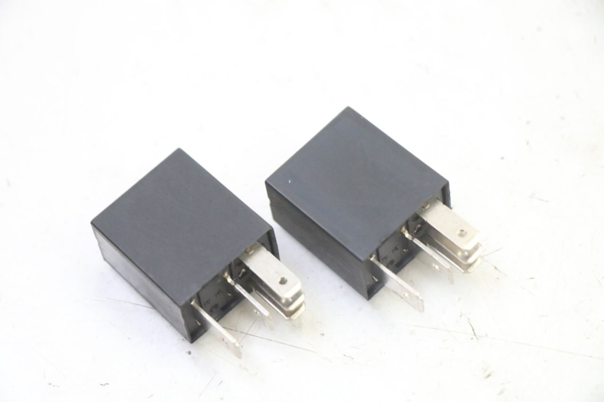 photo de RELÉ ELÉCTRICO PEUGEOT KISBEE 2T 50 (2018 - 2022) - Otra perspectiva