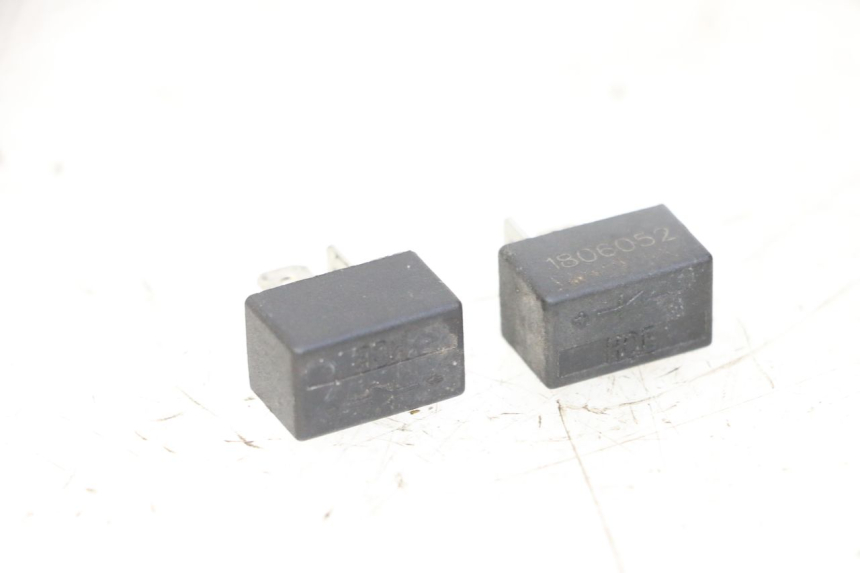 photo de RELé ELéCTRICO PEUGEOT KISBEE 4T 50 (2018 - 2022) - Vista principal