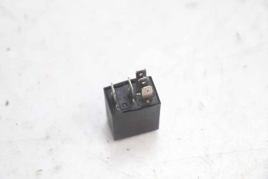 photo de RELé ELéCTRICO PEUGEOT KISBEE 4T 50 (2018 - 2022) - Zoom estado de uso
