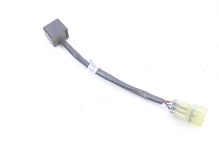 photo de RELE PIAGGIO MP3 HPE 350 (2018 - 2020) - Detalles de los puntos de fijación