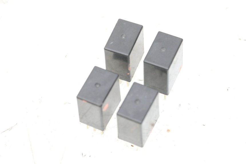 photo de RELE PIAGGIO MP3 HPE 300 (2019 - 2026) - Otra perspectiva