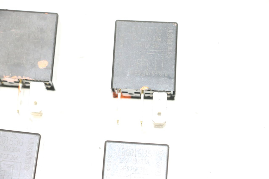 photo de RELE PIAGGIO MP3 HPE 300 (2019 - 2026) - Primer plano técnico