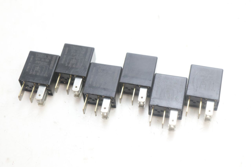 photo de RELE PIAGGIO MP3 HPE 530 (2022 - 2026) - Vista principal