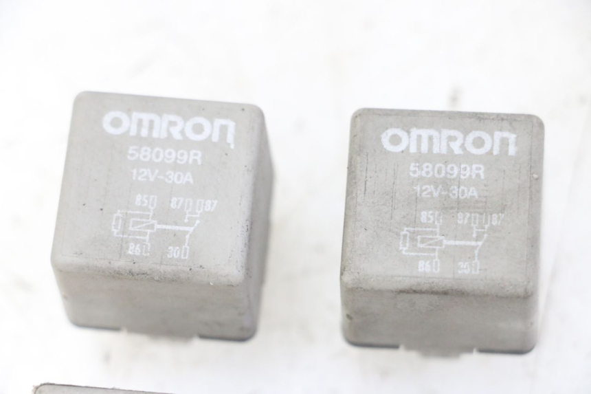 photo de RELÉ ELÉCTRICO PIAGGIO MP3 LT 300 (2010 - 2016) - Primer plano técnico