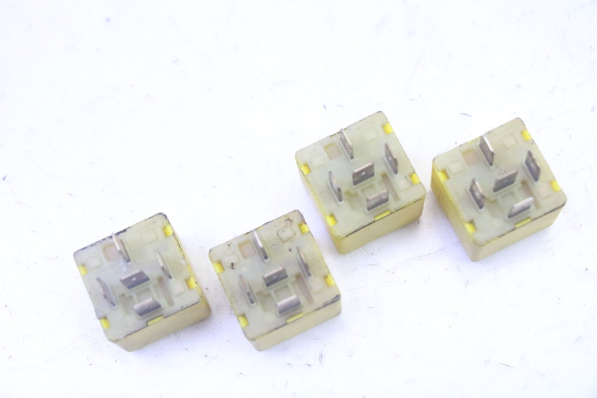 photo de RELÉ ELÉCTRICO PIAGGIO MP3 LT 300 (2010 - 2016) - Otra perspectiva