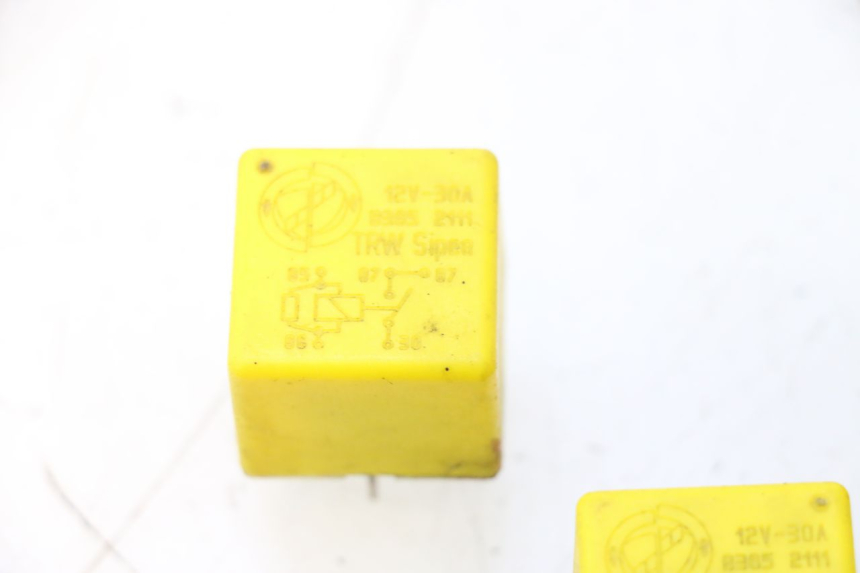 photo de RELÉ ELÉCTRICO PIAGGIO MP3 LT 400 (2007 - 2012) - Otra perspectiva