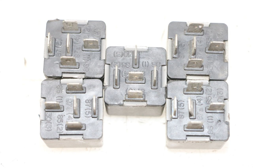 photo de RELé ELéCTRICO PIAGGIO MP3 500 (2011 - 2015) - Otra perspectiva