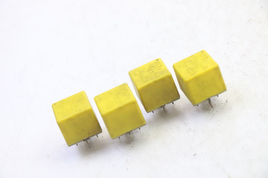 photo de RELÉ ELÉCTRICO PIAGGIO MP3 RL 250 (2006 - 2010) - Detalle de la pieza