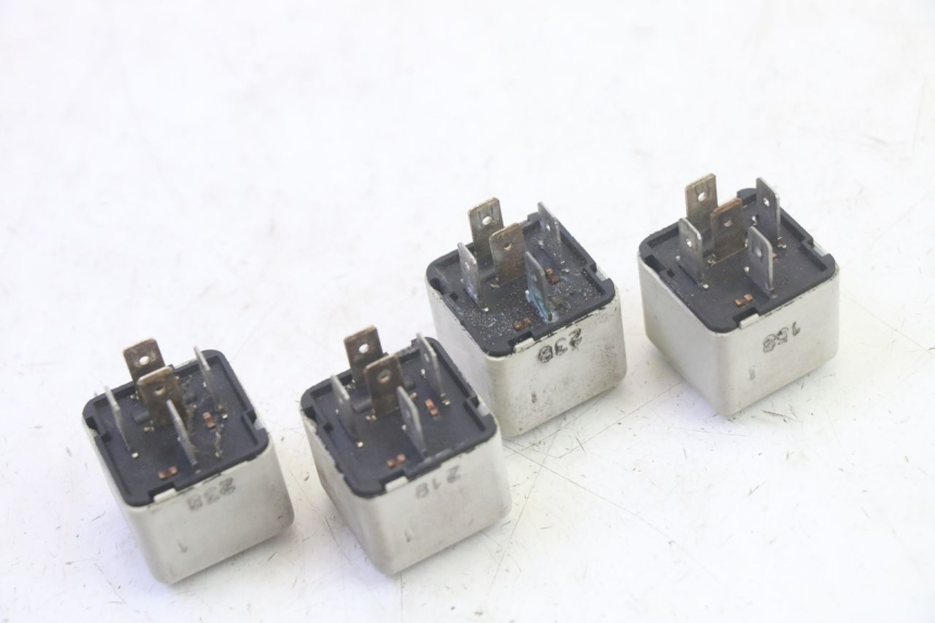 photo de RELÉ ELÉCTRICO PIAGGIO MP3 RL 250 (2006 - 2010) - Primer plano técnico