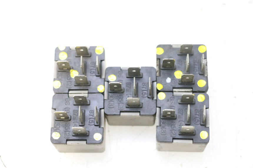 photo de RELé ELéCTRICO PIAGGIO MP3 500 (2011 - 2015) - Otra perspectiva