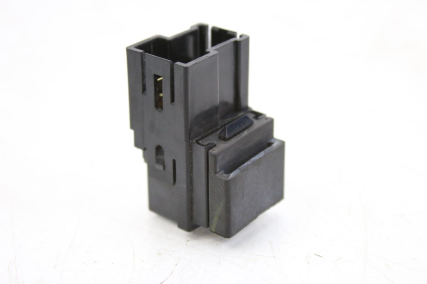 photo de RELÉ ELÉCTRICO YAMAHA MT-07 MT07 700 (2018 - 2020) - Primer plano técnico