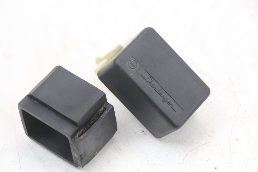 photo de RELÉ ELÉCTRICO HONDA NTV DEAUVILLE 650 (1998 - 2001) - Otra perspectiva