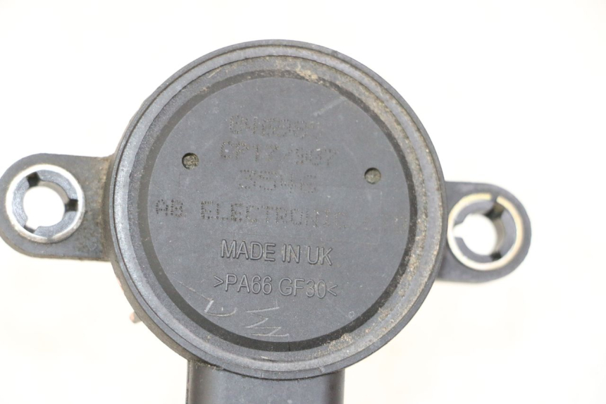 photo de RELÉ ELÉCTRICO PIAGGIO MP3 125 (2006 - 2014) - Detalle de la pieza