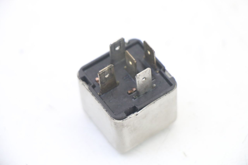 photo de RELÉ ELÉCTRICO PIAGGIO VESPA GRANTURISMO 125 (2003 - 2007) - Zoom estado de uso