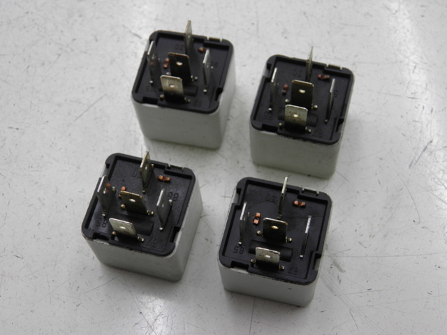 photo de RELE PIAGGIO XEVO 400 (2007) - Detalle de la pieza