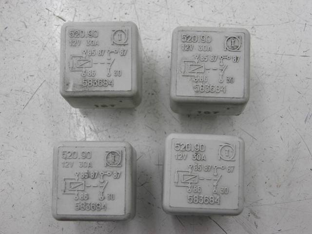 photo de RELE PIAGGIO XEVO 400 (2007) - Otra perspectiva