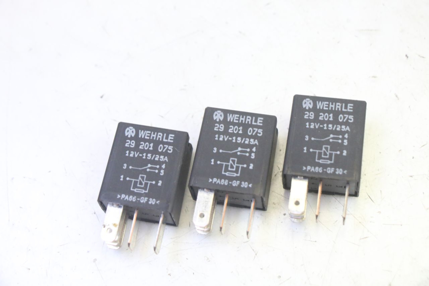 photo de RELE LIGIER PULSE 3 1 (2014 - 2020) - Detalles de los puntos de fijación